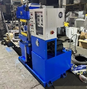 XLB-500X500-1D-100T平板硫化機(jī)(伺服機(jī)型）